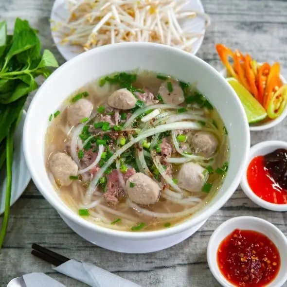 Hình ảnh Phở tái viên