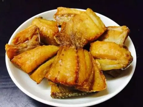 Hình ảnh Cơm khô cá dứa chiên