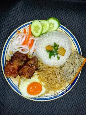 Hình ảnh Cơm sườn que hợp phong