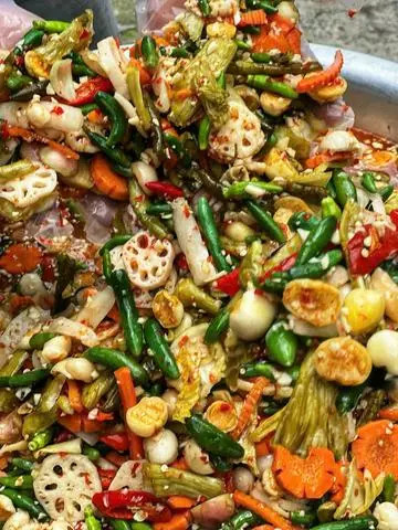 Hình ảnh Kim Chi Củ Sen Dưa Nụ Cà Pháo 800g