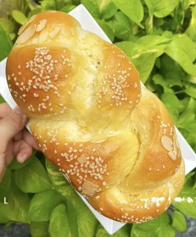 Hình ảnh Bánh mì hoa cúc