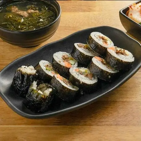 Hình ảnh Kimbap bò Hàn quốc