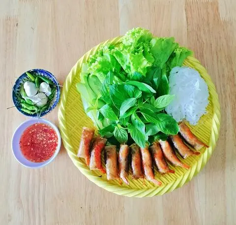 Hình ảnh Mẹt Chả Ram Tôm Đất 