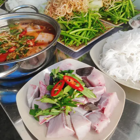 Hình ảnh Lẩu cá bớp măng chua