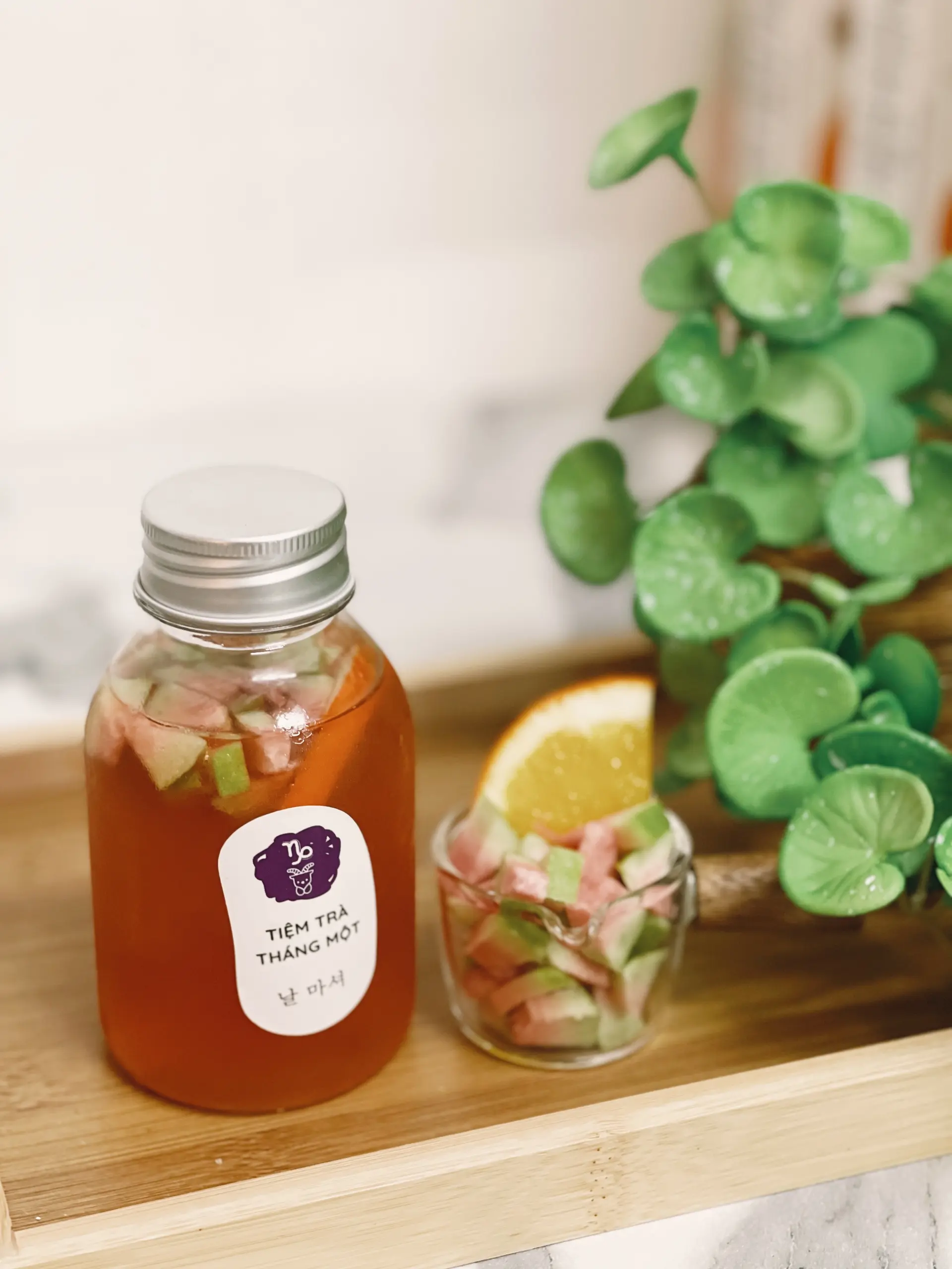 Hình ảnh Trà Ổi Hồng Muối Tôm ( CHAI )