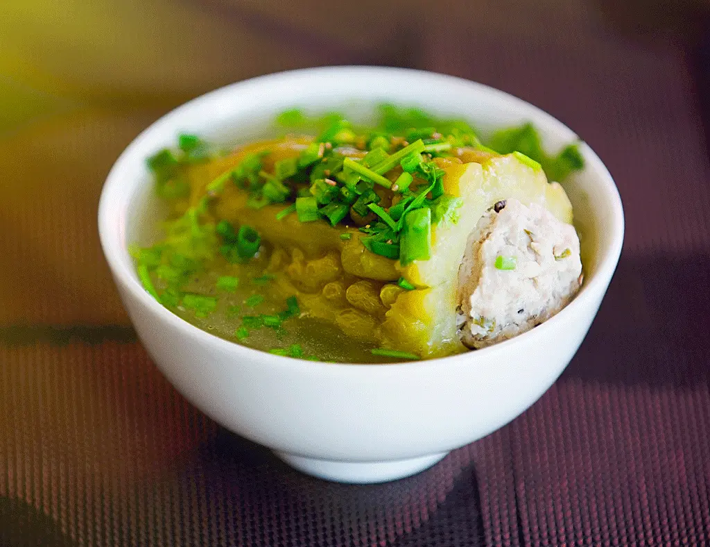 Hình ảnh Cơm canh khổ qua nhồi thịt 