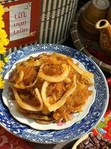 Hình ảnh Mứt Chuối Xiêm Xào Khóm Dừa Non 500g