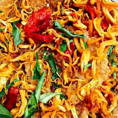 Hình ảnh Cơm cháy lắc khô gà 300gr