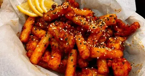 Hình ảnh Gà Viên Tokbokki Xốt Cay 