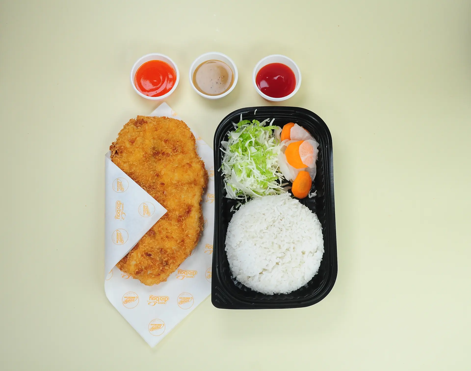 Hình ảnh Cơm Gà Khổng Lồ Sốt Tiêu