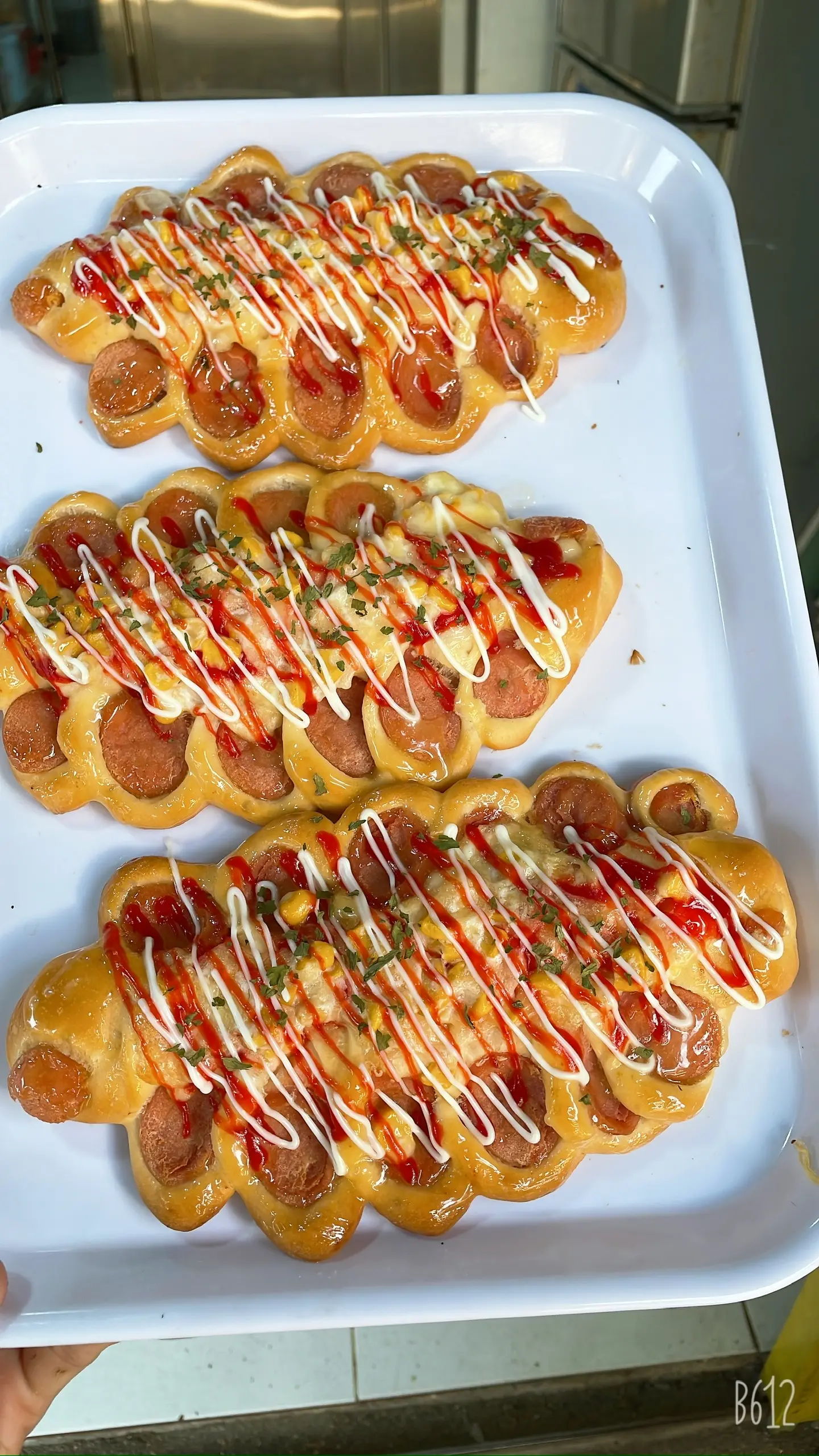 Hình ảnh Pizza xúc xích bắp