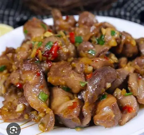 Hình ảnh cơm lòng gà kho 