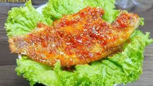 Hình ảnh Cơm cá điêu hồng chiên ăn kèm nước mắm chua ngọt