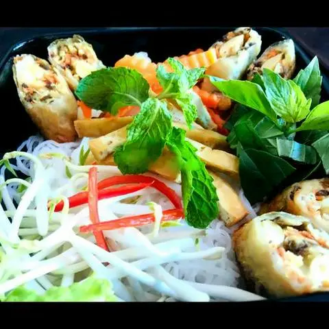 Hình ảnh Bún chả giò chay