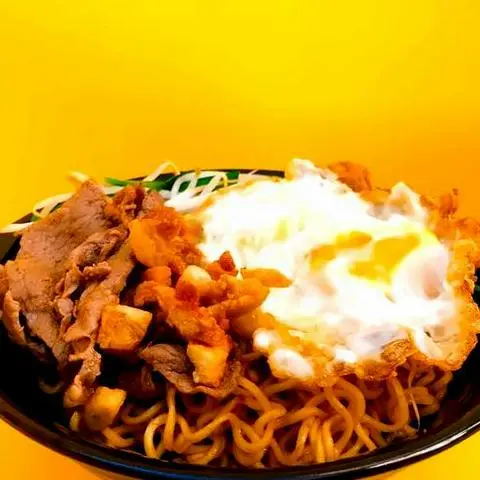 Hình ảnh Combo: Mì trộn bò xào - tóp mỡ - Trứng Ốpla