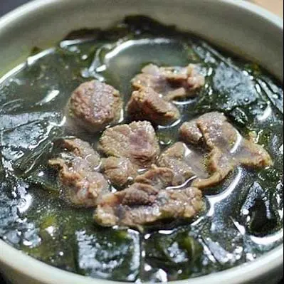 Hình ảnh canh rong biển thịt bò 