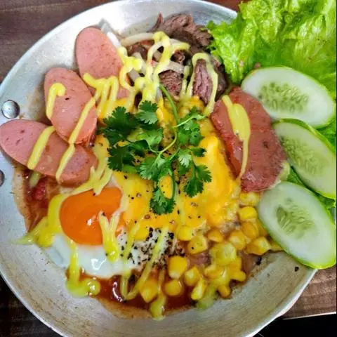 Hình ảnh Bánh Mì Chảo - Bò + topping