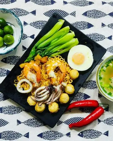 Hình ảnh MÌ TRỘN SATÊ TÔM VIÊN THẬP CẨM(Tóp Mỡ)