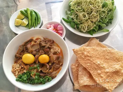 Hình ảnh Mì Quảng Lòng Gà Trứng Non (Đặc Biệt)