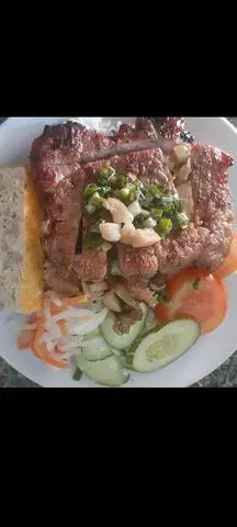 Hình ảnh Cơm Sườn +Ốp La+ Chả