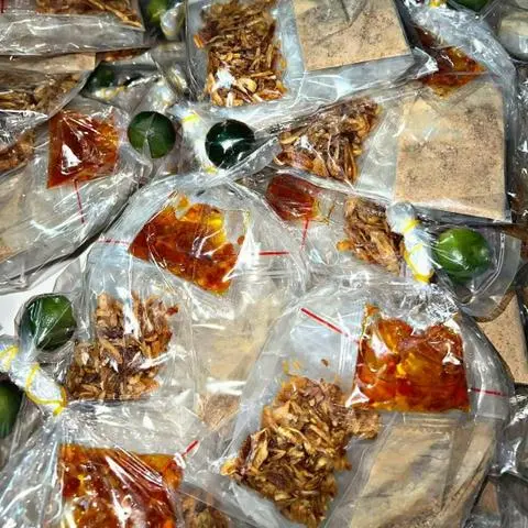 Hình ảnh Bánh tráng sate hành phi muối sặc 
