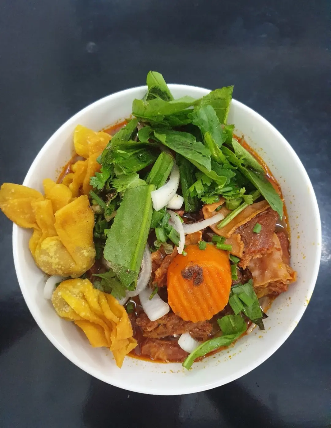 Hình ảnh Bò Kho Đặc Biệt Hoành Thánh Chiên (Nhiều Bò + 2 Viên Hoành Thánh Chiên) 