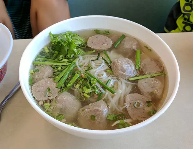 Hình ảnh COMBO 1 (3 hủ tiếu bò viên)