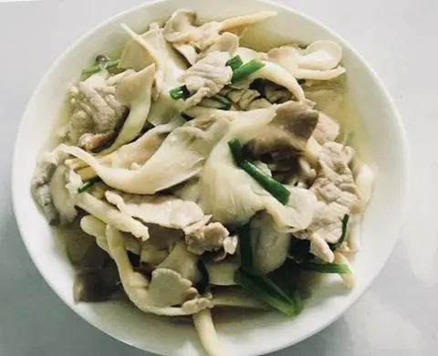 Hình ảnh Cơm Bò Xào Nấm 