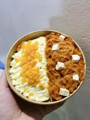 Hình ảnh Bông lan trứng muối sốt phô mai