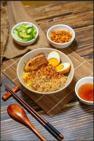 Hình ảnh Xôi xéo thịt kho , trứng kho , chà bông 