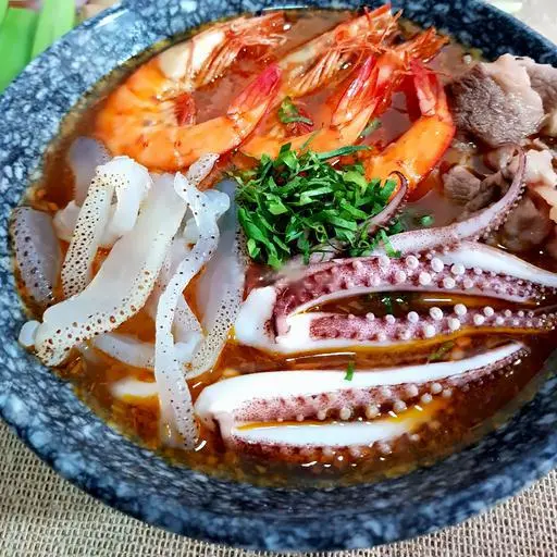 Hình ảnh Bún thái hải sản - bò