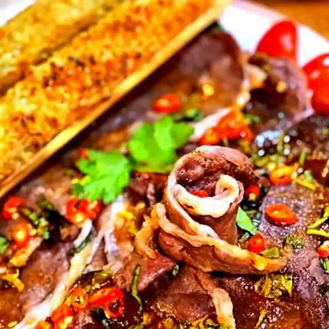 Hình ảnh Cơm lam bò mỹ nướng mắm nhĩ phần lớn