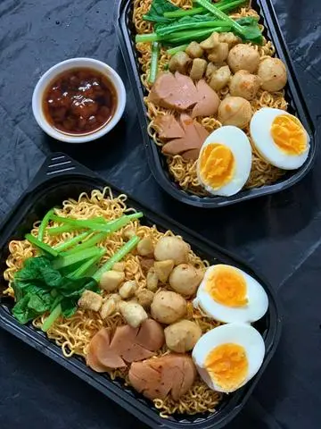 Hình ảnh Mì trộn sốt Thái