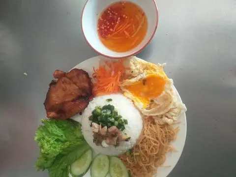 Hình ảnh cơm tấm sườn+bì+trứng ốp la