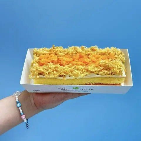 Hình ảnh Bánh bông lan trứng muối sốt phomai