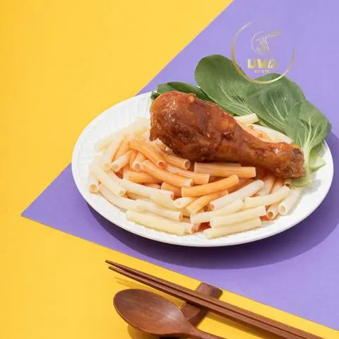 Hình ảnh Nui Khô Đùi Gà Mắm Tỏi