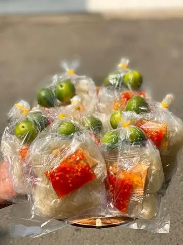 Hình ảnh Bánh Tráng Bơ Ớt Rim Mật Ong Trộn Tắc