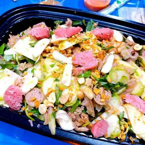 Hình ảnh Tré trộn thập cẩm nhỏ kèm bánh phồng