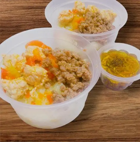 Hình ảnh Xôi Bò Bằm, Xíu Mại, Chà Bông Heo Sợi Tép Hành + Tặng Sốt Tương Hành Phi