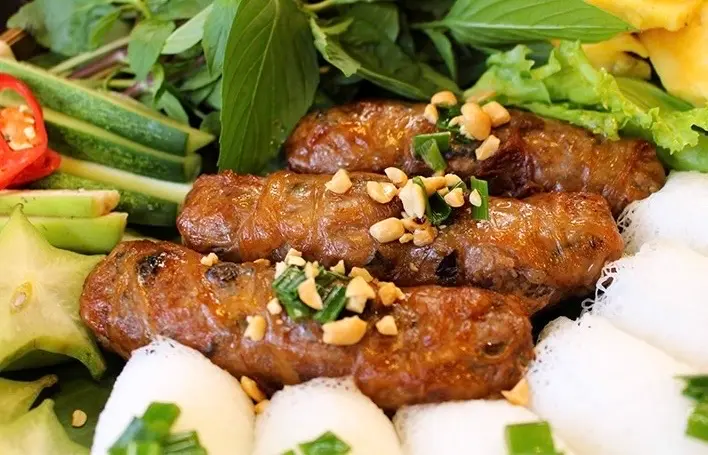 Hình ảnh [Mã giảm 16K] Bò nướng mỡ chài (6 cuốn kèm bánh tráng)