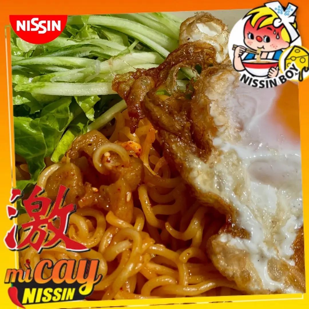 Hình ảnh Mì trộn trứng chiên lòng đào