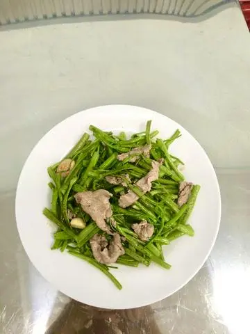 Hình ảnh RAU MUỐNG XÀO BÒ