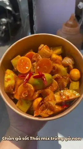 Hình ảnh Chân Gà Sốt Thái Mix Trứng Non (Vừa)