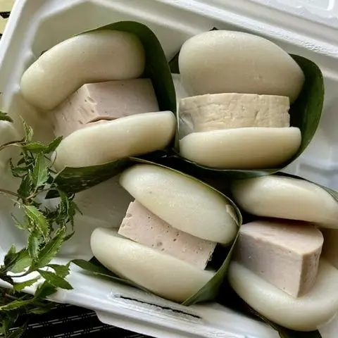 Hình ảnh bánh dày chả lụa muối tiêu