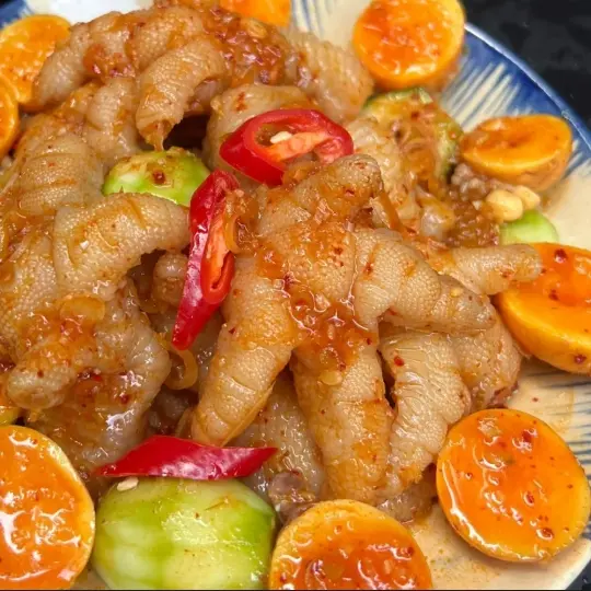 Hình ảnh Mix Chân gà rút xương+trứng non sốt thái 