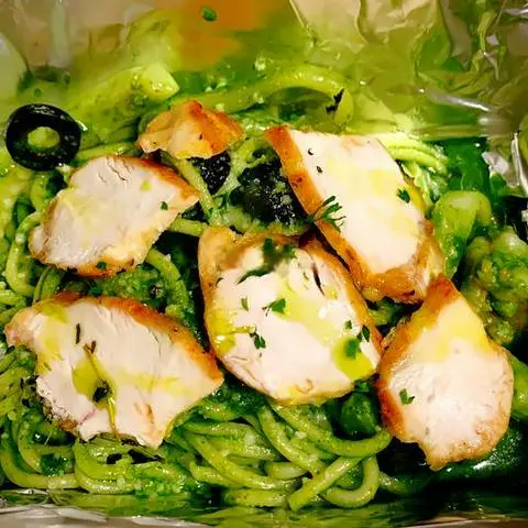 Hình ảnh Spaghetti chicken pesto 