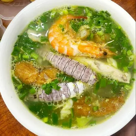 Hình ảnh Bánh đa đỏ cá - tôm
