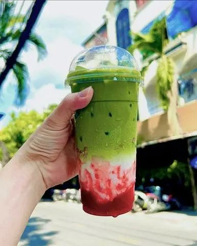 Hình ảnh matcha latte dâu 