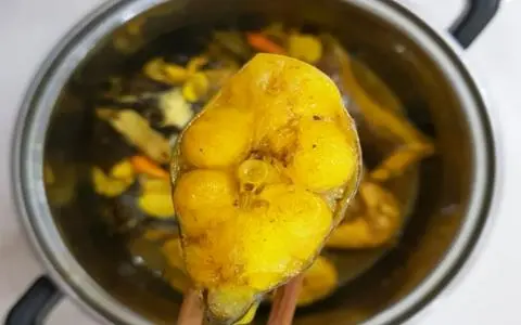 Hình ảnh Cơm Cá Lăng Kho Nghệ Tươi