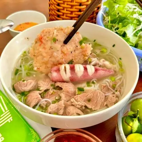 Hình ảnh Bún quậy - tôm - bò - mực